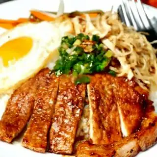Cơm tấm sườn trứng - 52.000 ₫ tại Cơm Tấm Múp - Bắc Hải