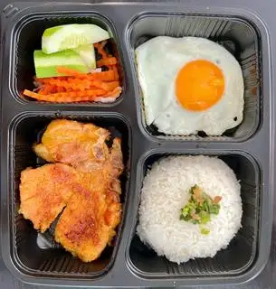 Hình ảnh Cơm sườn trứng ốp la