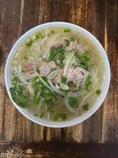 Phở tái - 50.000 ₫ tại Quán Cô Mười - Phở & Bún Bò Huế - Nguyễn Thái Sơn