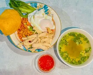 Hình ảnh MÌ TRỘN TRỨNG LÒNG ĐÀO GÀ XÉ