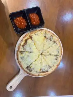 Hình ảnh Pizza bò bằm - size S