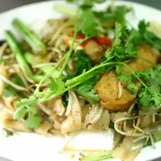 Hủ tíu xào khô chay - 55.000 ₫ tại Chay Dậu Phúc - Bình Thới