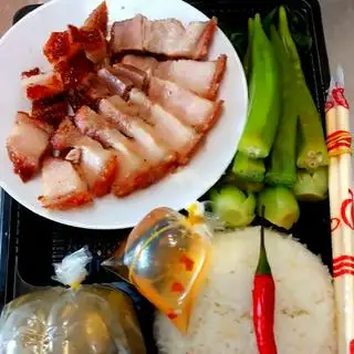 Hình ảnh Cơm heo quay - mắm chua ngọt