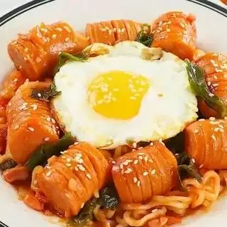 Mì xào Trứng Xúc Xích - 37.000 ₫ tại Bếp Bà Bảy - Mì Trộn & Cá Viên Chiên - Huỳnh Đình Hai