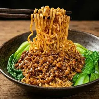 Hình ảnh Mì trộn thịt bằm sốt Tula