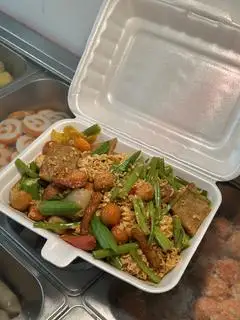 Hình ảnh Mì xào thập cẩm nhỏ
