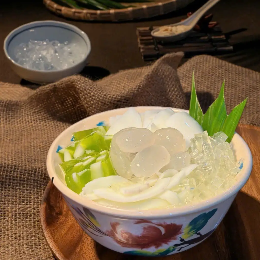 Chè Dừa Non Lá Nếp - 47.000 ₫ tại Nhân Bán Chè - Dương Quảng Hàm