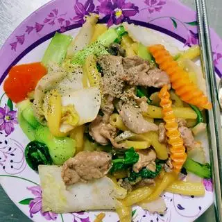 Nui Xào Bò + Rau Củ - 47.000 ₫ tại Bếp Nhà Ngọc - Cơm Tấm, Bún Thịt Nướng & Mì Xào Bò - Đường Số 8