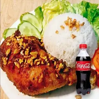 Hình ảnh Cơm gà chiên mắm