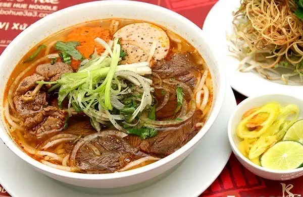 Bún Bò Đặc Biệt Không Giò - 64.000 ₫ tại Mệ Ơi - Bún Bò Huế & Bánh Huế - Phạm Văn Đồng