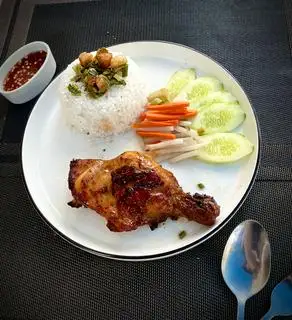 CƠM ĐÙI GÀ NƯỚNG MẬT ONG ( Đùi Tỏi) - 72.000 ₫ tại Nấm - Cơm Sườn Bì Chả - Ngô Tất Tố