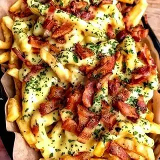 Loaded Bacon and cheddar cheese Fries - 290.000 ₫ tại Wakanda & Milk Tea & Food - Phú Mỹ