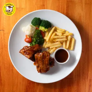 Sườn heo Mỹ nướng sốt BBQ (400 gram) (grilled american pork with bbq sauce) - 175.000 ₫ tại Funny Beef - Spaghetti & Beefsteak - Nguyễn Tri Phương