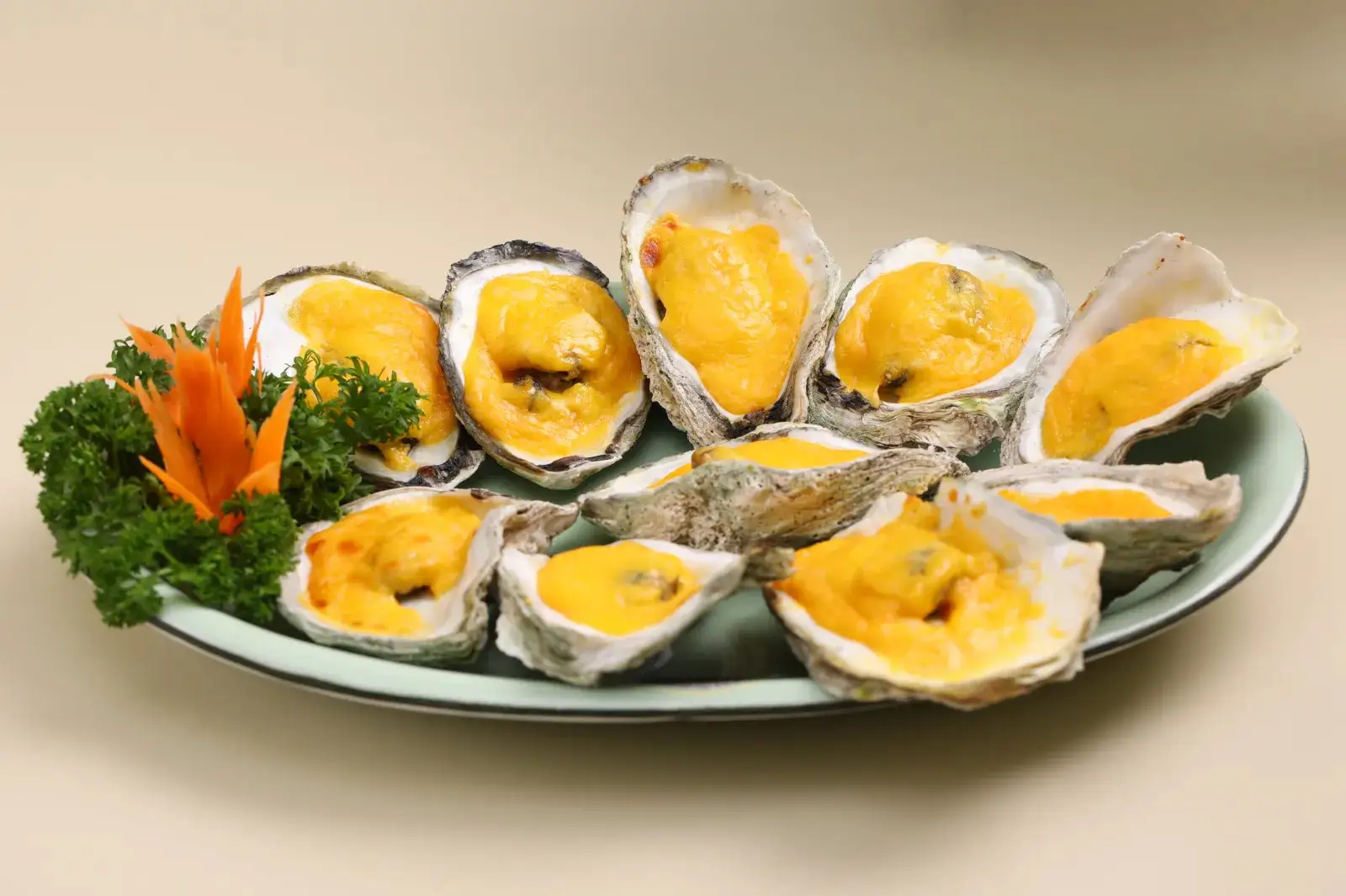 Hàu đại dương nướng phô mai - 40.000 ₫ tại Ốc Đêm 30k - Phạm Thế Hiển