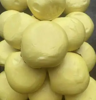 Hình ảnh Bánh bao kim sa nhân trứng muối tan chảy