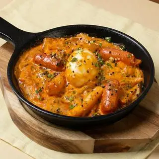 Bánh gạo sốt Rose - 167.000 ₫ tại BBQ Chicken - Gà Rán Hàn Quốc - Chung Cư Mỹ Đức