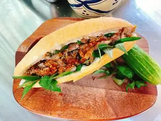 Hình ảnh Bánh mì thịt nướng