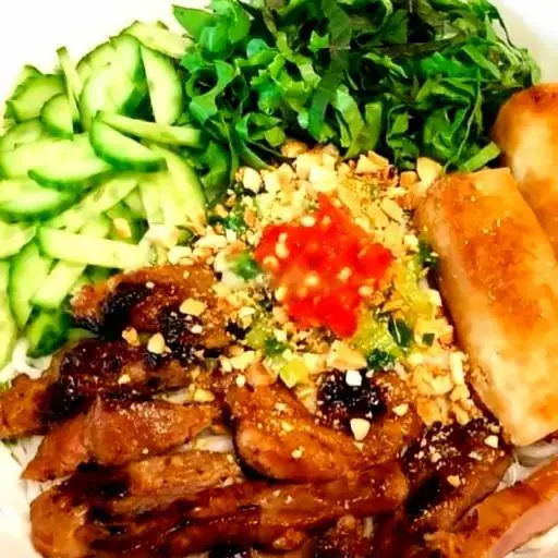 Bún thịt nướng chả giò - 53.000 ₫ tại Cơm Tấm & Bún Thịt Nướng Nhà Mập - Đoàn Văn Bơ