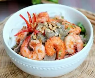 bún bò xào cà ri+ tôm tươi.. đặt biệt  - 80.000 ₫ tại 148 - Bún Mắm Nêm & Gỏi Cuốn - Trần Đình Xu