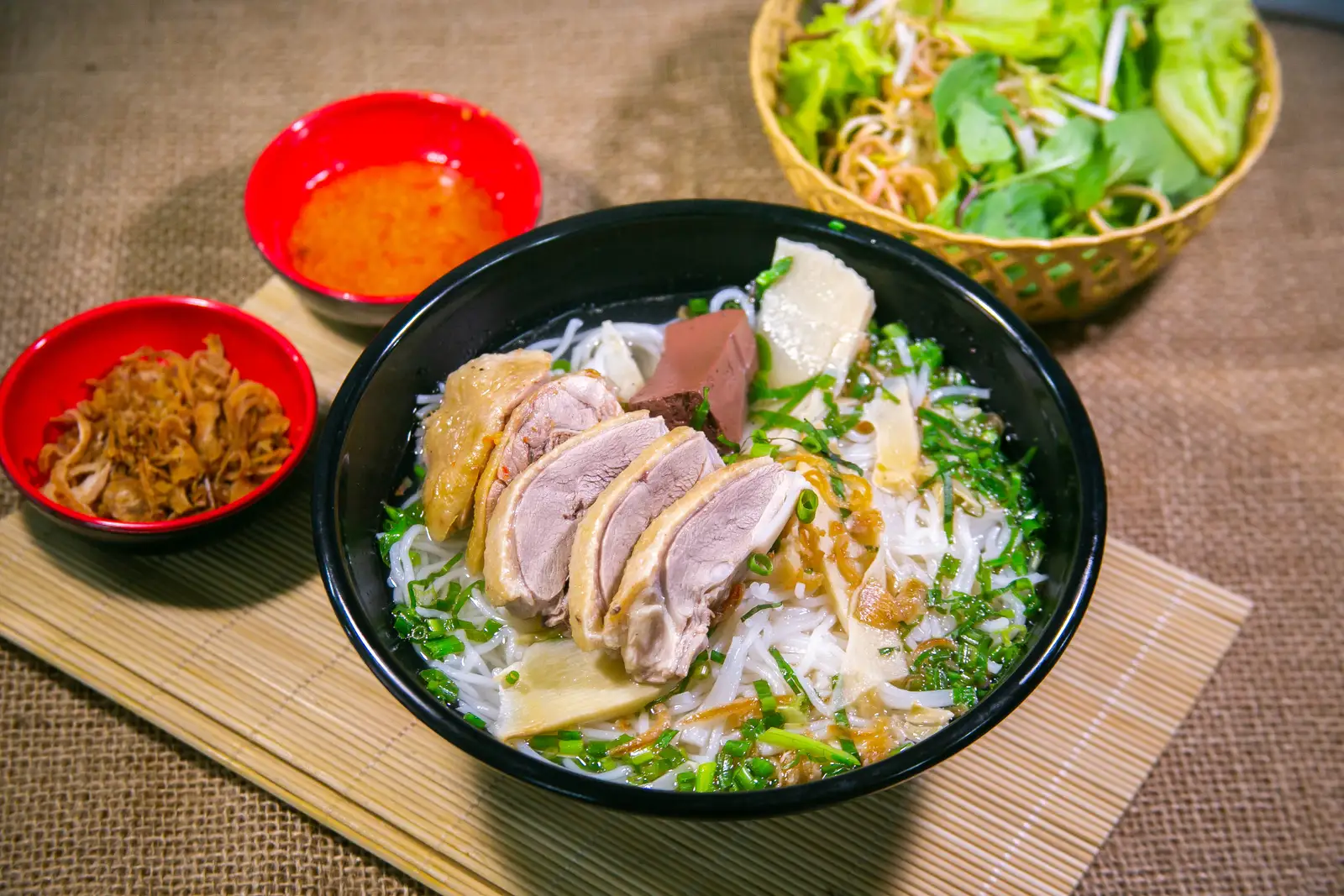 Hình ảnh Bún măng đùi Vịt