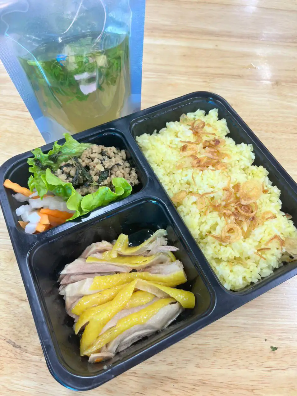 Hình ảnh Cơm gà đùi