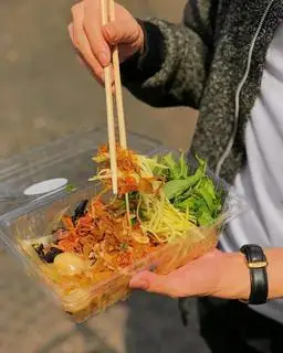 Bánh tráng không khô - nhiều trứng - 32.000 ₫ tại Khoai Lang Lắc & Bánh Tráng Trộn - 142 Nguyễn Thượng Hiền