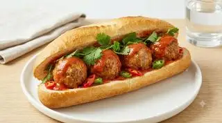 Hình ảnh Ổ bánh mì xíu mại 4 viên thịt
