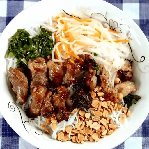 Bún thịt nướng - 45.000 ₫ tại Cơm Tấm & Bún Thịt Nướng Nhà Mập - Đoàn Văn Bơ