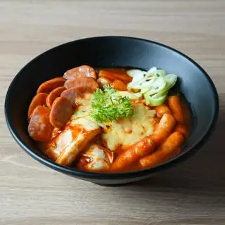 Bánh gạo cay xúc xích - Tteokbokki Sausage - 139.000 ₫ tại Bonchon Chicken - Ngô Đức Kế