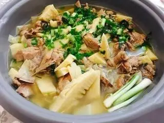 Hình ảnh cơm vịt kho măng