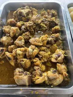 Hình ảnh Cơm gà kho sả