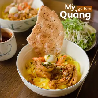 Hình ảnh Mỳ Quảng gà tôm