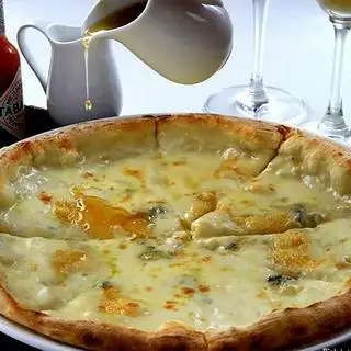 Four cheese - 318.000 ₫ tại Italiani's Pizza - Diamond Plaza