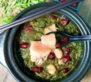 Hình ảnh Đuôi lợn hầm ngải cứu