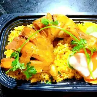 Cơm đùi gà xối mỡ - 55.000 ₫ tại Cơm Gà Xối Mỡ Tài Ký - Đường Số 32