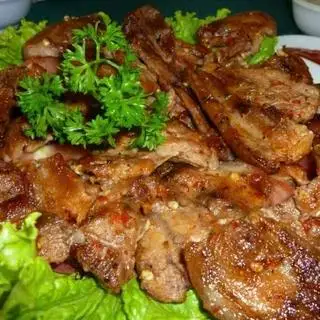 Mẹt Heo rừng nướng sả - 189.000 ₫ tại Quán Cháo Thần Tài 8386 - Ngô Tất Tố