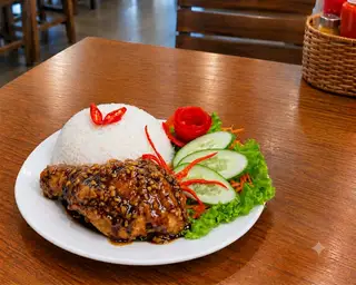 Hình ảnh Cơm Gà Sốt Tương Tỏi