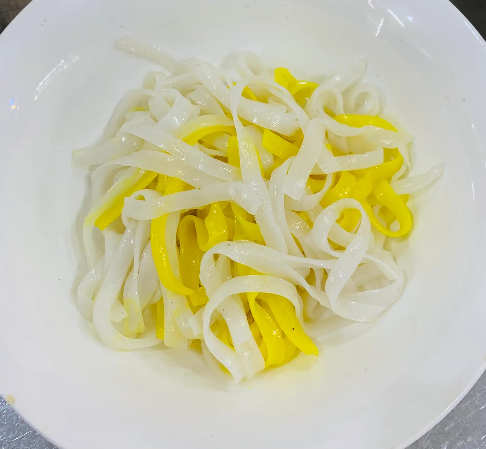MÌ QUẢNG THÊM - 8.000 ₫ tại Mì Quảng & Bún Bò Huế - Kinh Dương Vương
