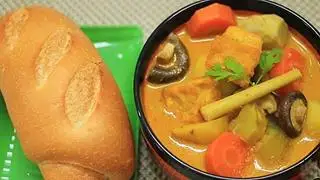  bánh mì cà ri Ấn Độ  thuần chay( hộp muỗng đũa) - 45.000 ₫ tại Ẩm Thực Chay Sen Vàng - Tạ Quang Bửu