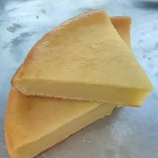 Bánh Đậu Xanh Nướng  - 12.000 ₫ tại Bánh Tiêu & Bánh Bao Chiên Nhất Khang - Nguyễn Văn Đậu