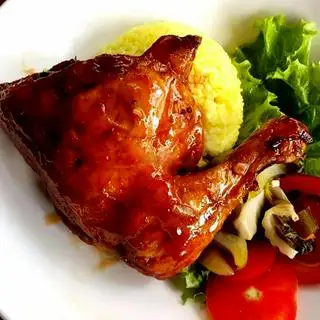 Cơm góc tư đùi gà chiên muối ớt - 65.000 ₫ tại Cơm Gà Xối Mỡ Tài Ký - Đường Số 32