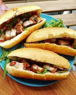 Hình ảnh Bánh mì heo quay