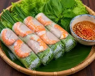Gỏi cuốn tôm + thịt - 1 cuốn  - 15.000 ₫ tại Gỏi Cuốn Quằn Quằn - Nguyễn Phúc Nguyên