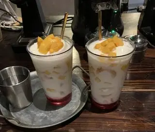 Hình ảnh Sữa chua dâu, Xoài