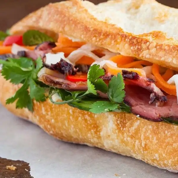 Bánh Mì Pate Thịt Chả - 32.000 ₫ tại Kim Ngọc - Bánh Mì Xíu Mại - Nguyễn Văn Đậu