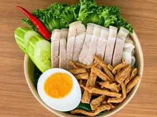 Hình ảnh Bún nước tương Thịt luộc - Trứng - Sườn non chay