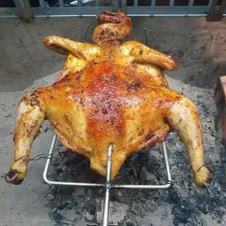 Hình ảnh 1/4 con Gà Ta thả vườn nướng sả
