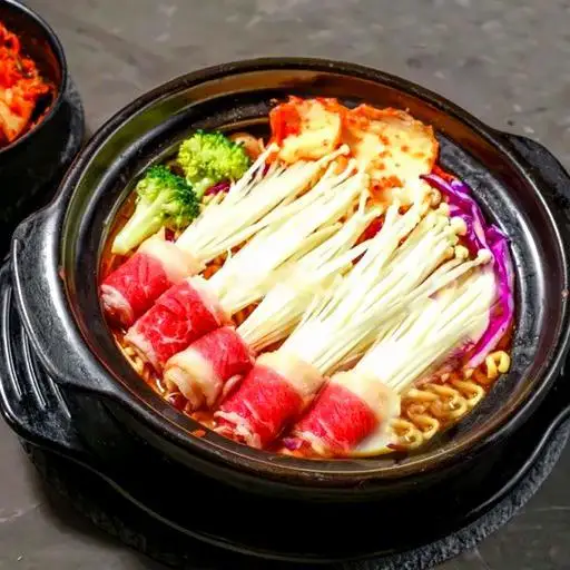 Hình ảnh Mì Lẩu thái bò Mỹ cuộn nấm