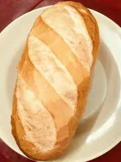 Bánh mì - 1 ổ - 4.000 ₫ tại Phá Lấu Bò 131 Q4 - Xóm Chiếu