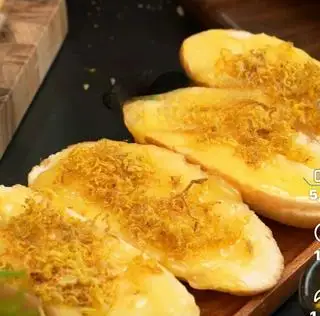 Hình ảnh Bánh mì bơ ruốc